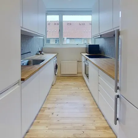 Lovely 3-br In Frederiksberg With Balcony - 284 Копенгаген