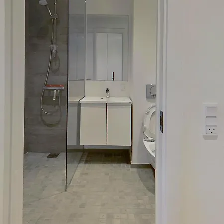 Lovely 3-br In Frederiksberg With Balcony - 284